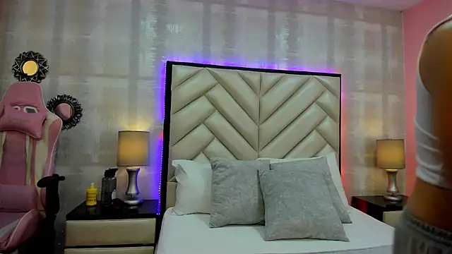 HazelMoret online show from September 17, 11:34 am