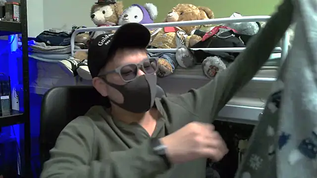 Snapshot of Owl1216 chatting on December 7, 1:18 pm Owl1216 online show from December 7, 1:18 pm