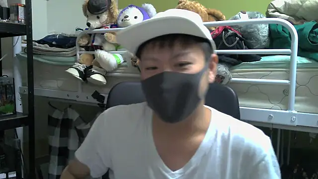 Snapshot of Owl1216 chatting on December 18, 2:28 pm Owl1216 online show from December 18, 2:28 pm