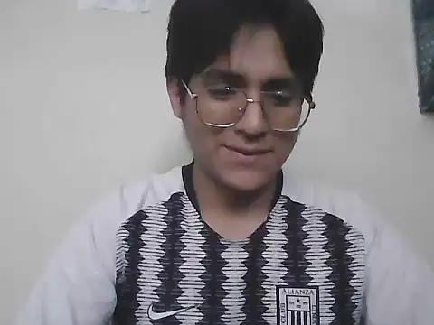 Snapshot of HardDick2 chatting on June 28, 3:40 pm HardDick2 online show from June 28, 3:40 pm