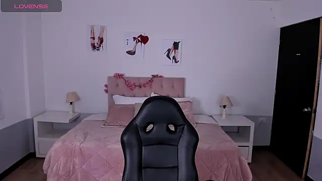 Snapshot of Pamela_cheverry chatting on March 18, 3:53 am Pamela cheverry online show from March 18, 3:53 am