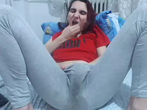 Snapshot of pussywetsquirty chatting on December 16, 7:15 am pussywetsquirty online show from December 16, 7:15 am