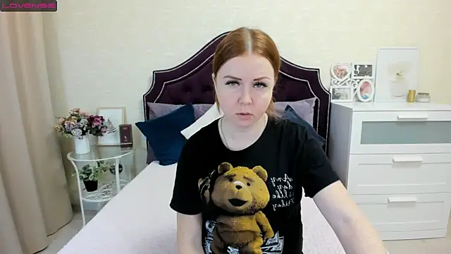 Snapshot of BettyBloom69 chatting on February 6, 4:21 am BettyBloom69 online show from February 6, 4:21 am