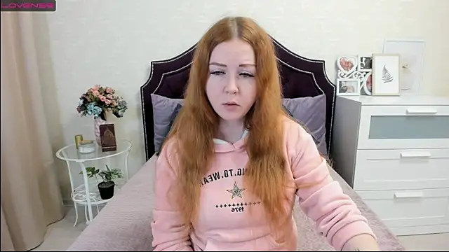 Snapshot of BettyBloom69 chatting on February 20, 4:39 am BettyBloom69 online show from February 20, 4:39 am