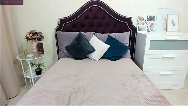 Snapshot of BettyBloom69 chatting on February 25, 4:35 am BettyBloom69 online show from February 25, 4:35 am