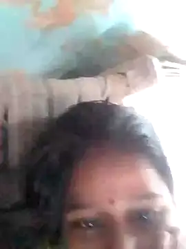 Snapshot of riya_houswife chatting on November 18, 6:18 am riya houswife online show from November 18, 6:18 am