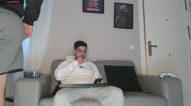 Snapshot of Chicos_defiesta chatting on January 21, 4:58 pm Chicos defiesta online show from January 21, 4:58 pm