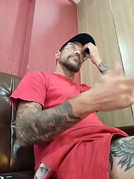 Snapshot of mileflav0r chatting on December 23, 10:21 am mileflav0r online show from December 23, 10:21 am