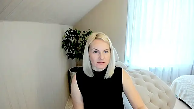 Snapshot of Alicee_Gracee chatting on December 9, 7:06 am Alicee Gracee online show from December 9, 7:06 am