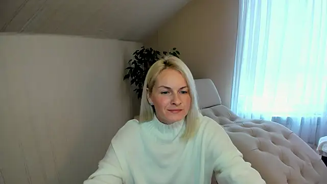 Snapshot of Alicee_Gracee chatting on December 18, 8:09 am Alicee Gracee online show from December 18, 8:09 am