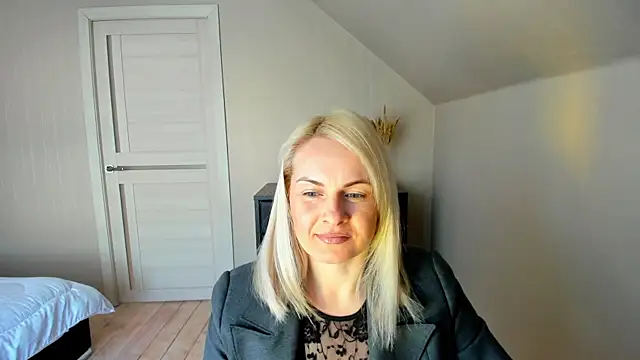 Snapshot of Alicee_Gracee chatting on February 20, 10:37 am Alicee Gracee online show from February 20, 10:37 am