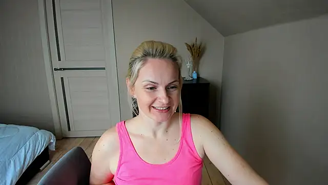 Snapshot of Alicee_Gracee chatting on March 17, 6:00 pm Alicee Gracee online show from March 17, 6:00 pm