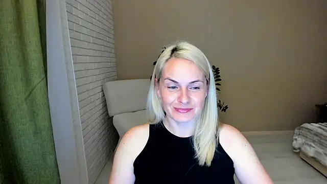 Snapshot of Alicee_Gracee chatting on September 21, 7:48 pm Alicee Gracee online show from September 21, 7:48 pm