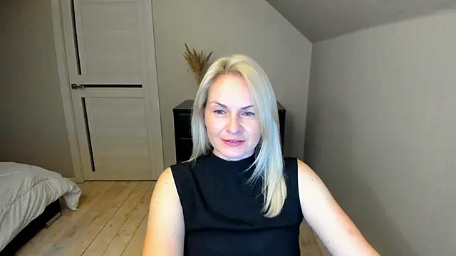 Snapshot of Alicee_Gracee chatting on October 17, 7:38 pm Alicee Gracee online show from October 17, 7:38 pm