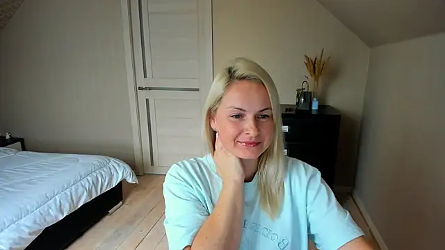 Snapshot of Alicee_Gracee chatting on October 30, 10:16 am Alicee Gracee online show from October 30, 10:16 am