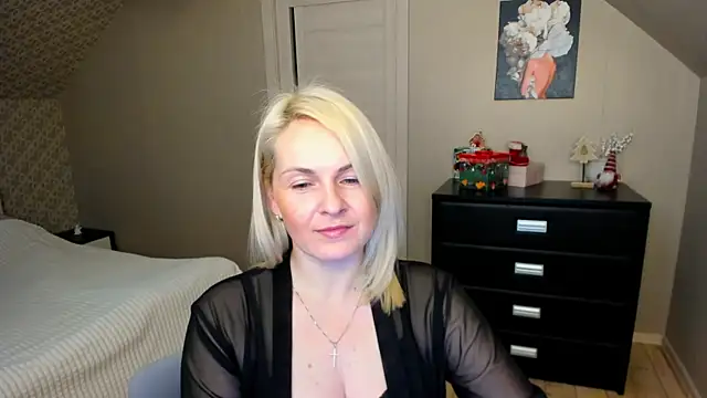 Snapshot of Alicee_Gracee chatting on December 5, 8:38 pm Alicee Gracee online show from December 5, 8:38 pm