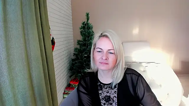 Snapshot of Alicee_Gracee chatting on December 14, 11:04 am Alicee Gracee online show from December 14, 11:04 am