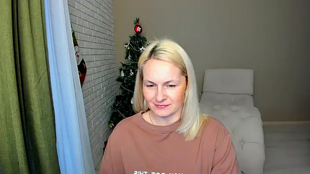 Snapshot of Alicee_Gracee chatting on December 17, 12:11 pm Alicee Gracee online show from December 17, 12:11 pm