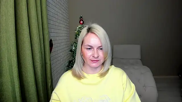 Snapshot of Alicee_Gracee chatting on December 21, 7:54 pm Alicee Gracee online show from December 21, 7:54 pm