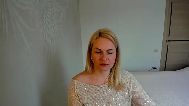 Snapshot of Alicee_Gracee chatting on March 19, 8:29 am Alicee Gracee online show from March 19, 8:29 am