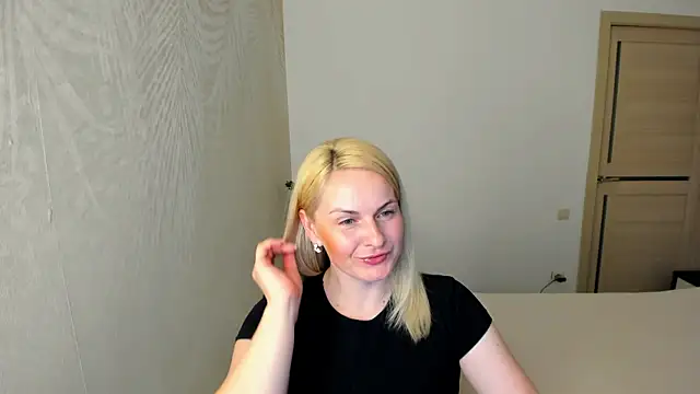 Snapshot of Alicee_Gracee chatting on March 21, 5:05 pm Alicee Gracee online show from March 21, 5:05 pm