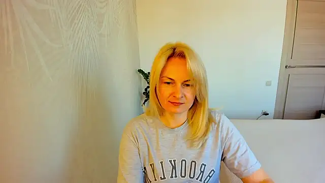 Snapshot of Alicee_Gracee chatting on March 22, 10:07 am Alicee Gracee online show from March 22, 10:07 am