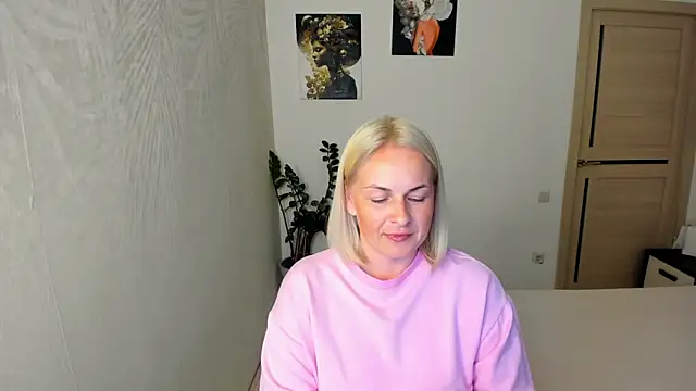 Snapshot of Alicee_Gracee chatting on June 30, 7:37 pm Alicee Gracee online show from June 30, 7:37 pm
