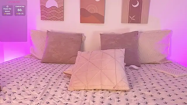 Mia Heartt online show from December 2, 7:53 pm