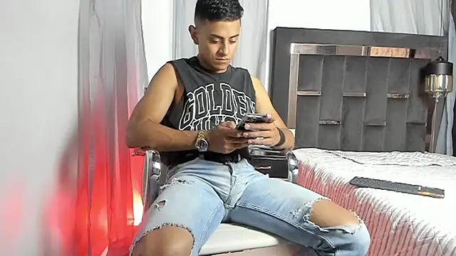 Snapshot of Lucii_fer_ chatting on July 29, 12:03 pm Lucii fer online show from July 29, 12:03 pm
