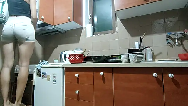 Snapshot of beaverwoman chatting on July 22, 7:49 pm beaverwoman online show from July 22, 7:49 pm
