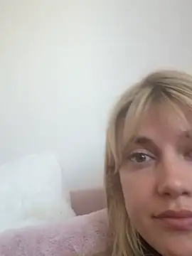 Snapshot of LustfulLuna_ chatting on May 12, 8:33 am LustfulLuna online show from May 12, 8:33 am