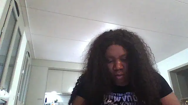 Snapshot of bonbonaumiel chatting on December 10, 9:55 am bonbonaumiel online show from December 10, 9:55 am