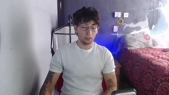 Dereck Dickson online show from December 2, 6:47 pm