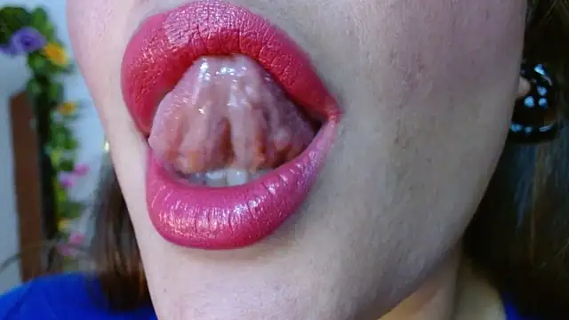 Snapshot of miss_evoleth2 chatting on February 11, 11:21 pm miss evoleth2 online show from February 11, 11:21 pm