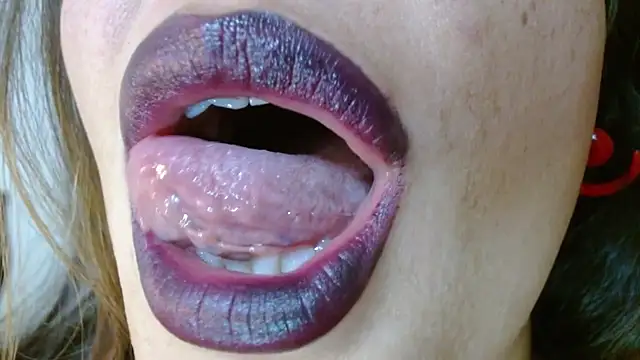 Snapshot of miss_evoleth2 chatting on March 7, 11:24 pm miss evoleth2 online show from March 7, 11:24 pm