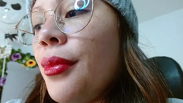 Snapshot of miss_evoleth2 chatting on March 11, 11:38 am miss evoleth2 online show from March 11, 11:38 am