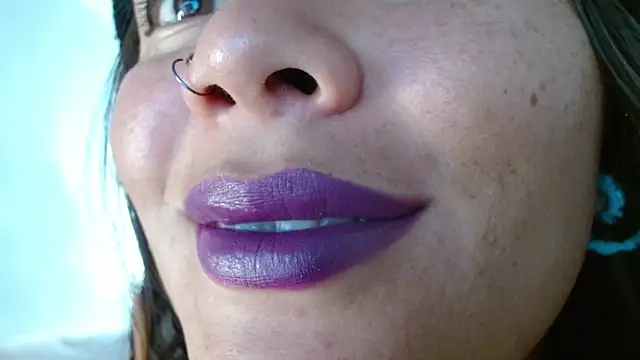Snapshot of miss_evoleth2 chatting on May 7, 2:44 pm miss evoleth2 online show from May 7, 2:44 pm