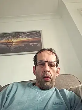 Snapshot of Jrec110 chatting on April 10, 7:46 am Jrec110 online show from April 10, 7:46 am