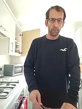 Snapshot of Jrec110 chatting on April 12, 10:31 am Jrec110 online show from April 12, 10:31 am