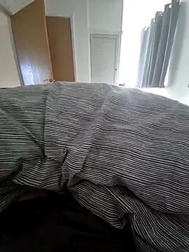 Snapshot of Jrec110 chatting on April 13, 7:47 am Jrec110 online show from April 13, 7:47 am