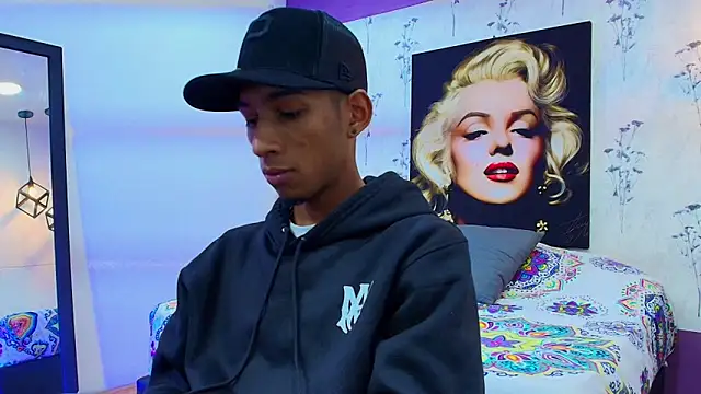 Snapshot of alejandro_king1 chatting on February 26, 12:47 pm alejandro king1 online show from February 26, 12:47 pm