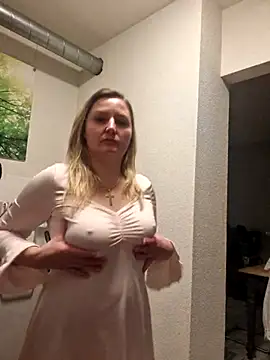 CoupleKitty online show from November 6, 6:09 pm