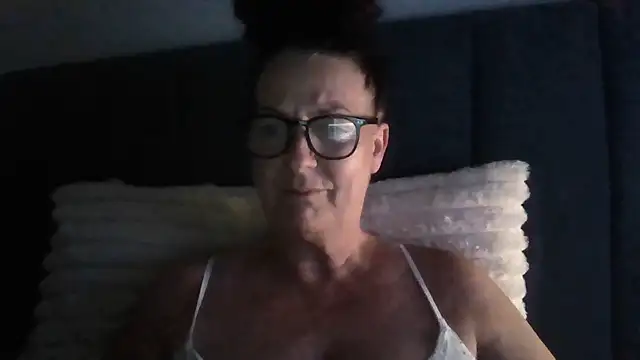 Snapshot of Tillieuk chatting on June 30, 9:05 pm Tillieuk online show from June 30, 9:05 pm