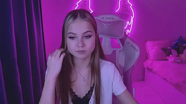 Snapshot of tikkisa chatting on December 15, 6:04 pm tikkisa online show from December 15, 6:04 pm