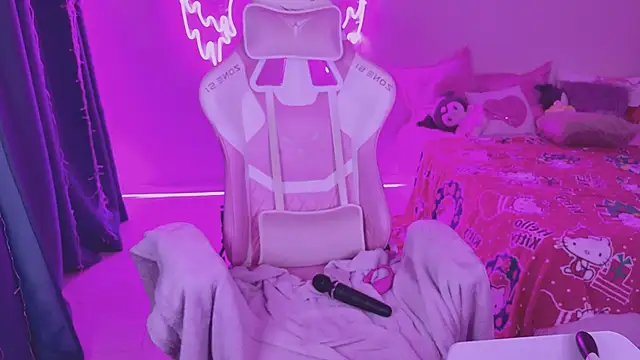 Snapshot of tikkisa chatting on January 3, 8:11 pm tikkisa online show from January 3, 8:11 pm