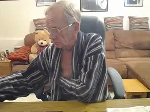 Snapshot of Ferret7777 chatting on June 6, 9:52 pm Ferret7777 online show from June 6, 9:52 pm