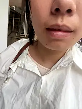 Snapshot of Bella0815 chatting on December 5, 4:09 am Bella0815 online show from December 5, 4:09 am