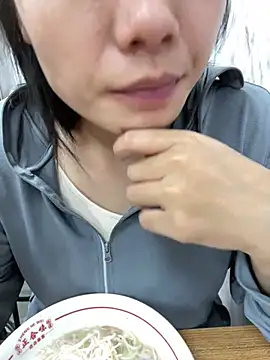 Snapshot of Bella0815 chatting on December 7, 12:56 pm Bella0815 online show from December 7, 12:56 pm