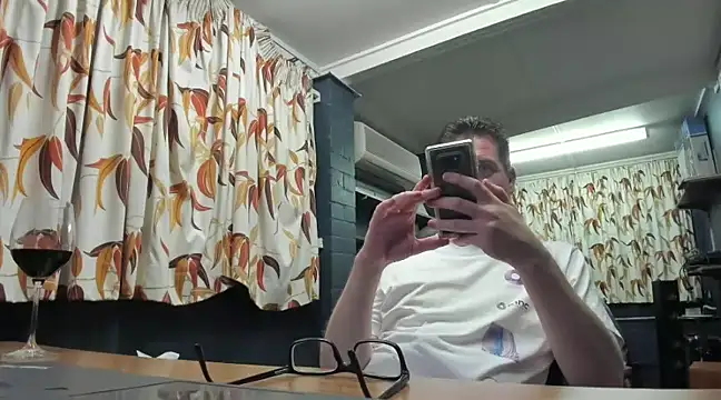 tilobinder online show from December 27, 2:22 pm