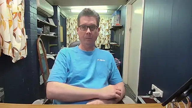 tilobinder online show from October 11, 1:53 pm